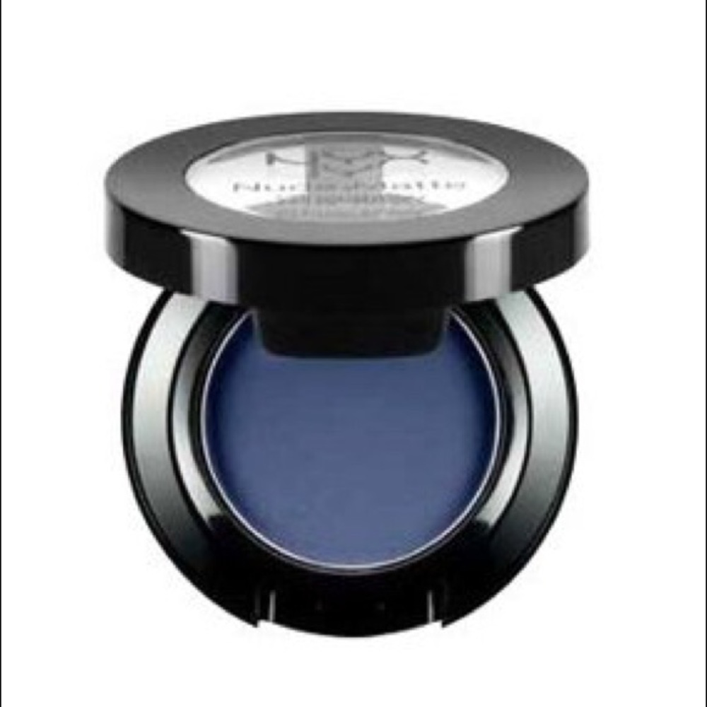 NYX Nude Matte Eyeshadow Single In The Buff - Picture 2 of 6